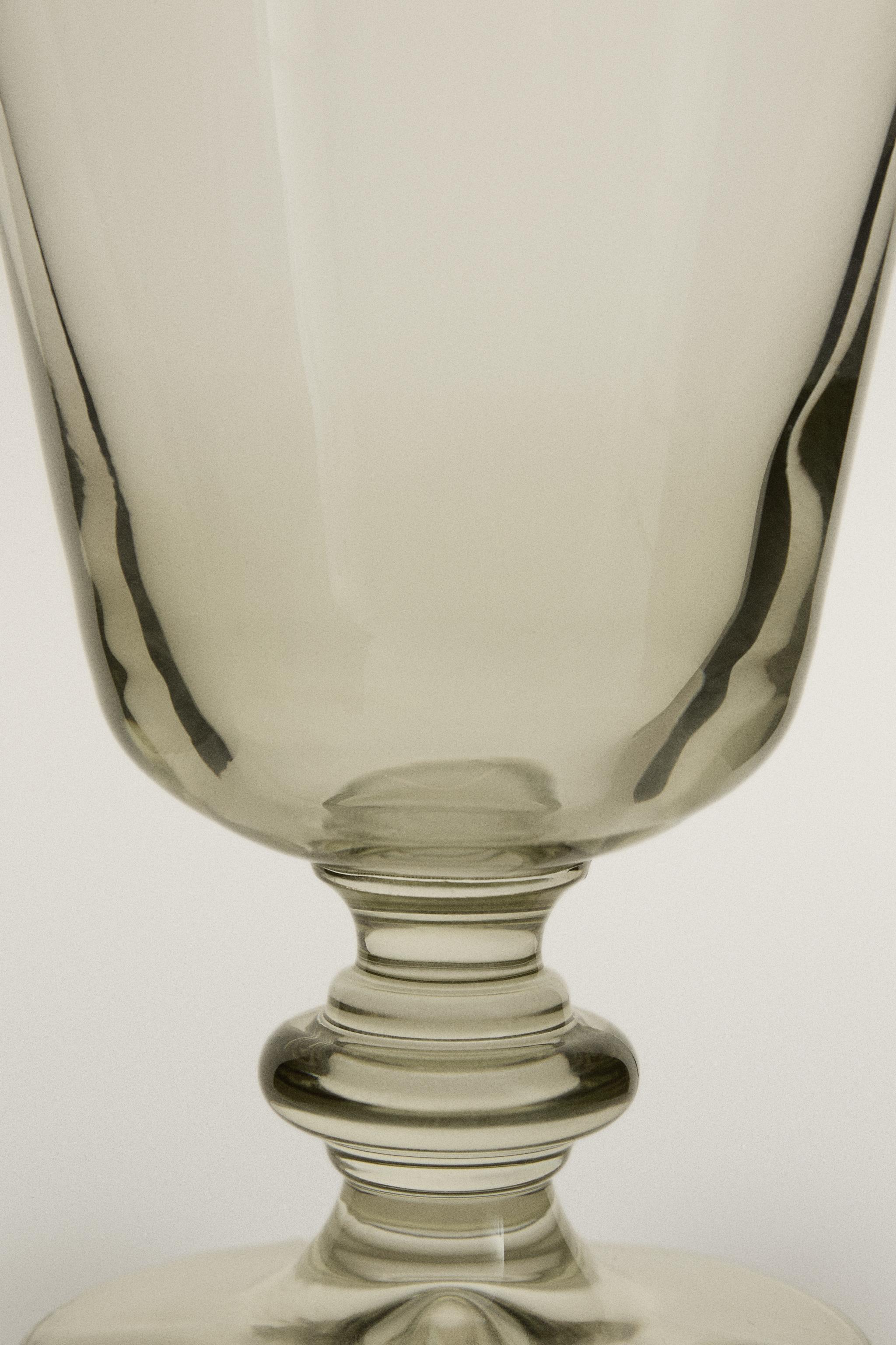 COLOURED WINE GLASS